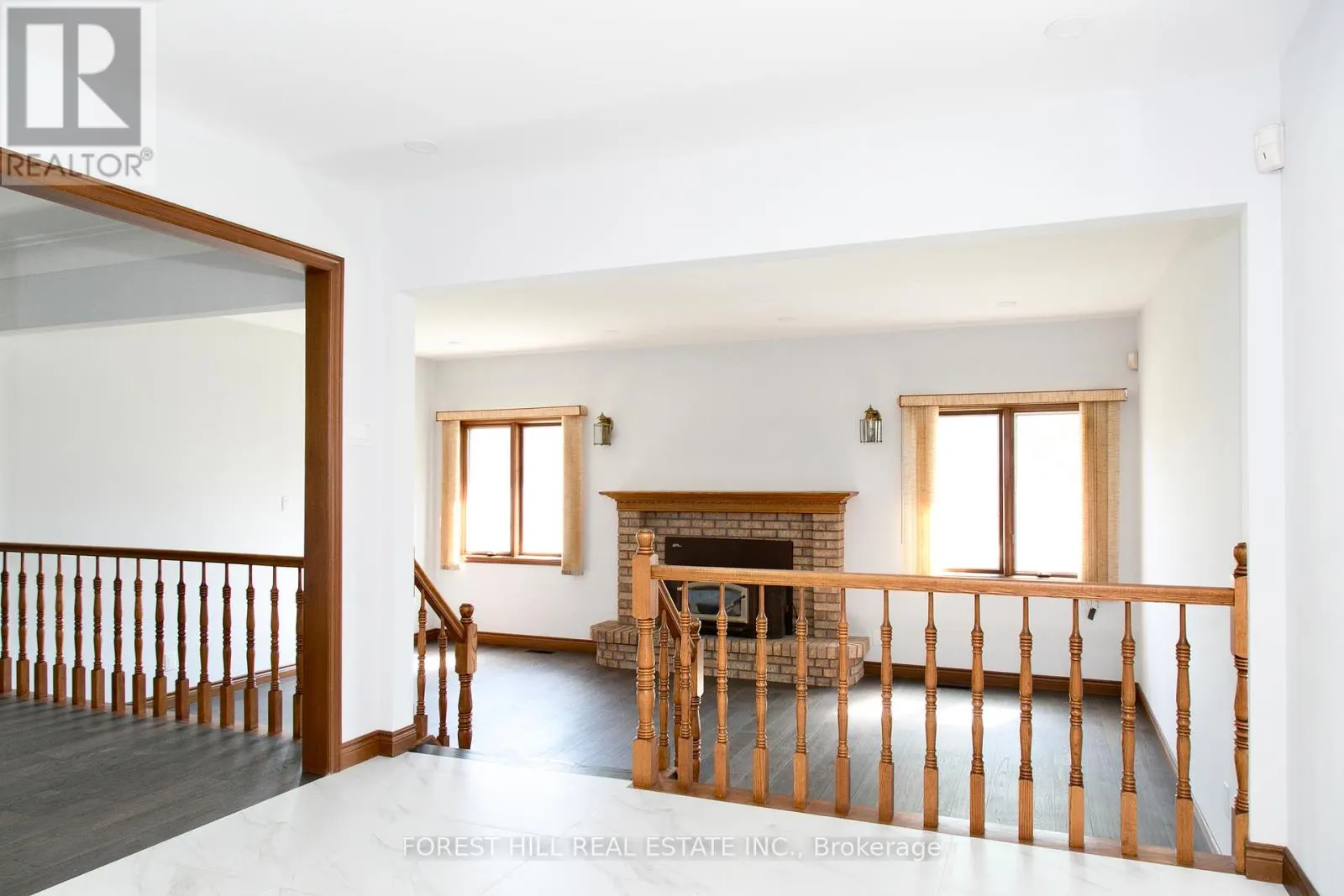 2755 LIONEL DRIVE