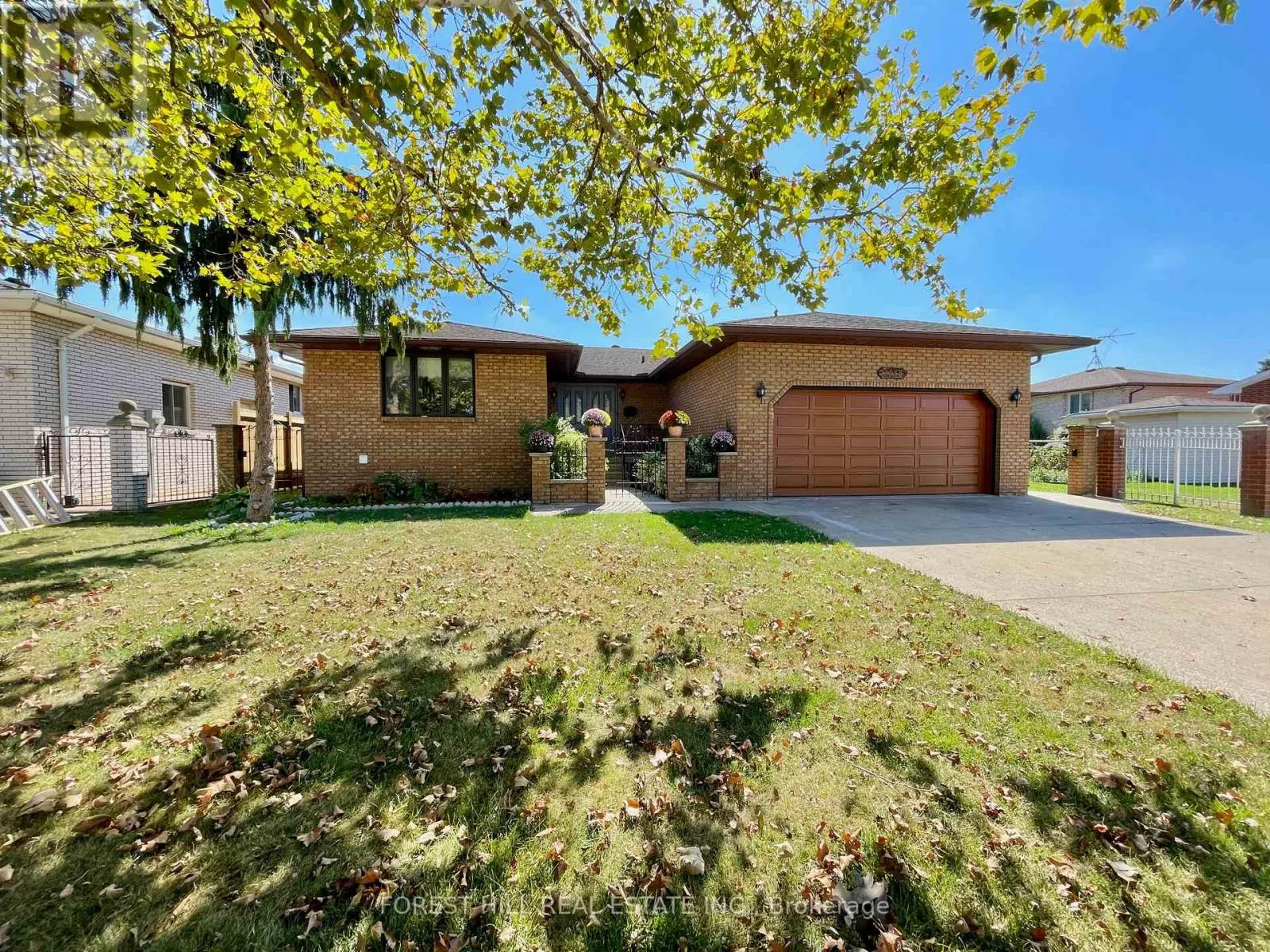 2755 LIONEL DRIVE