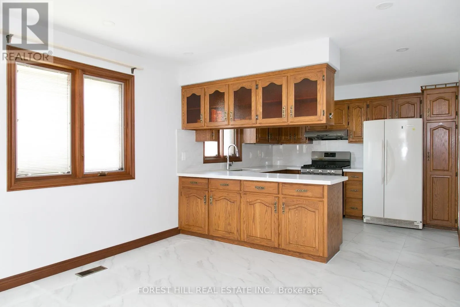 2755 LIONEL DRIVE