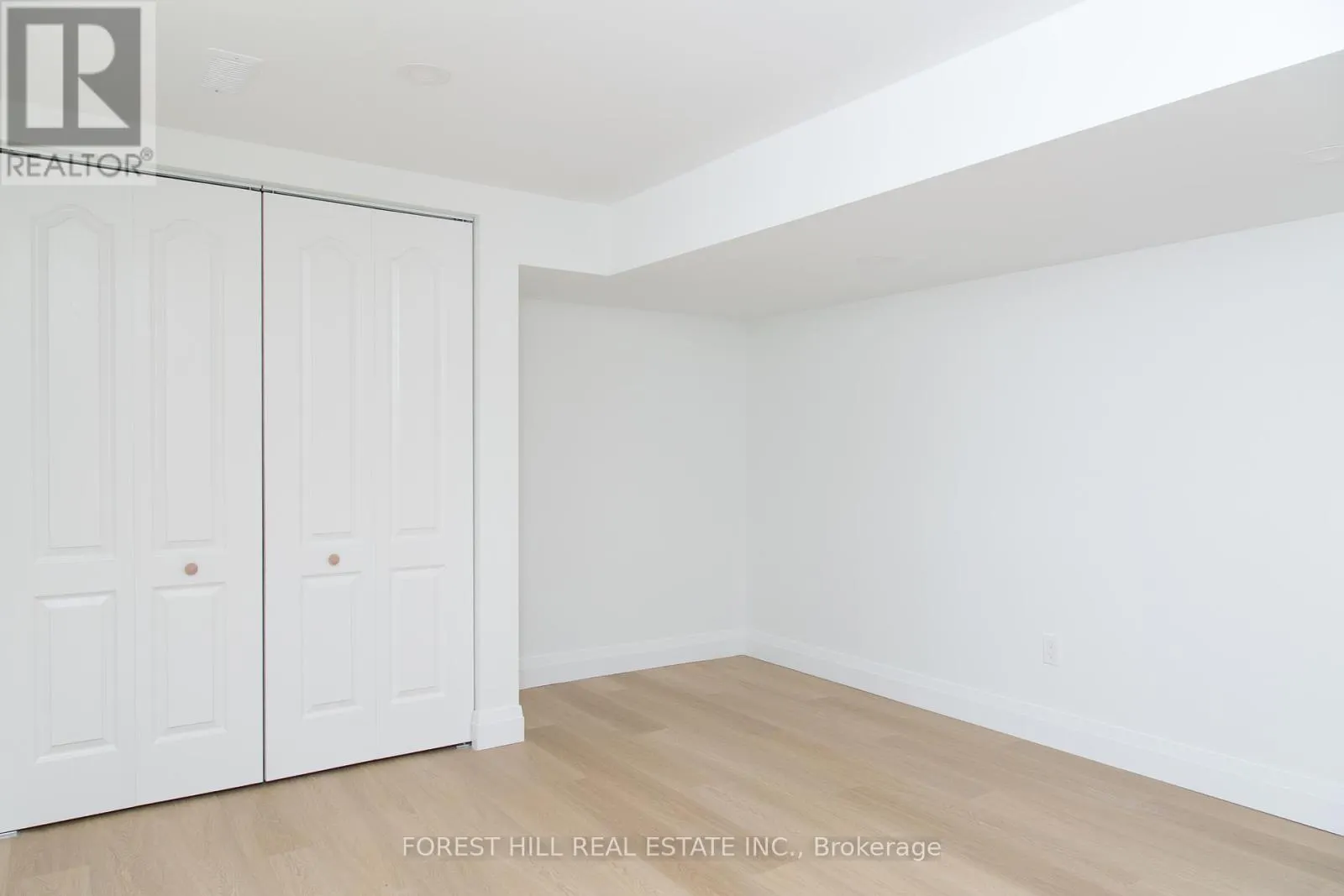 2755 LIONEL DRIVE