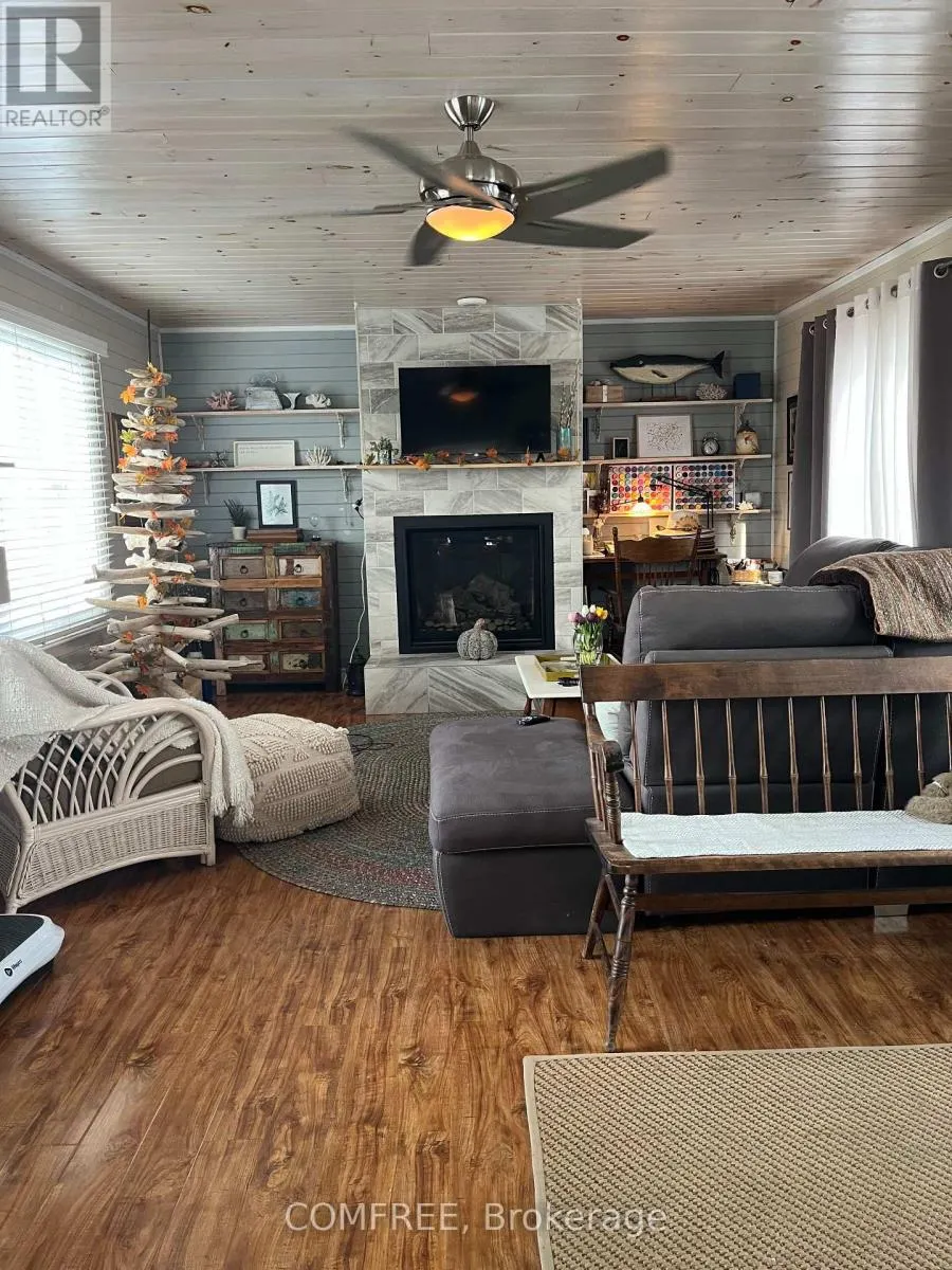 40 REAR ERIE BOULEVARD