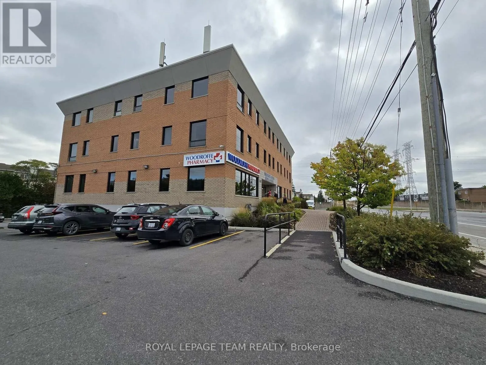 203 - 1637 WOODROFFE AVENUE
