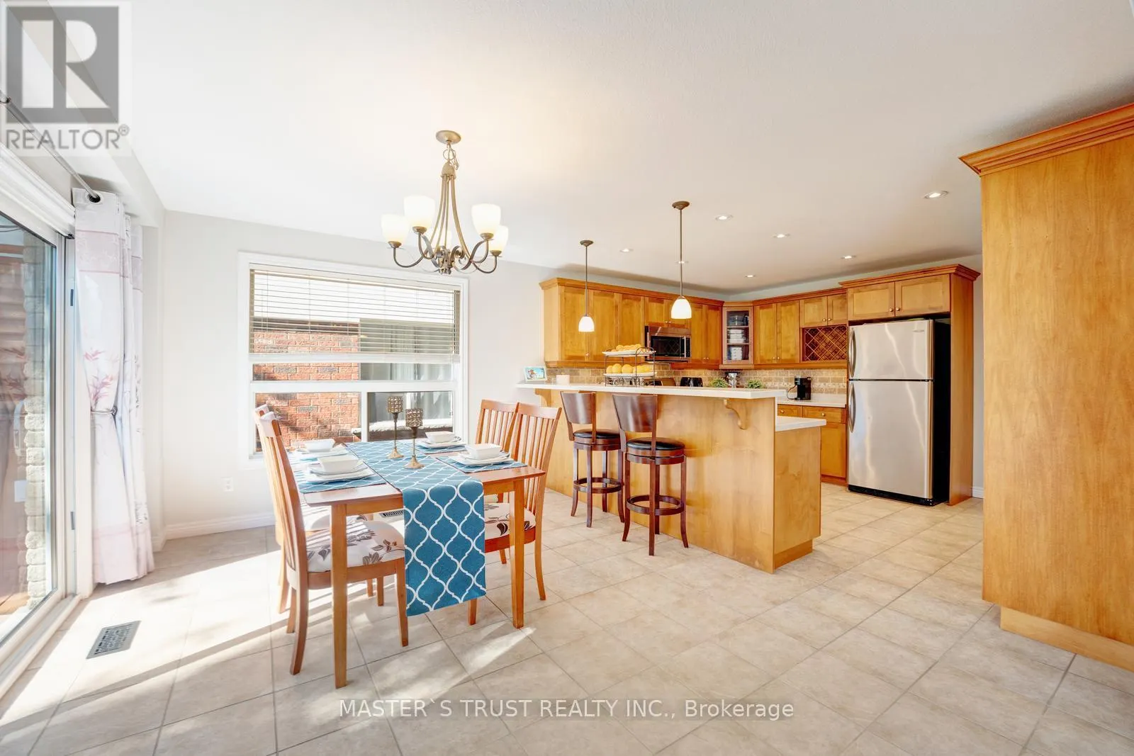 5 HOWDEN CRESCENT