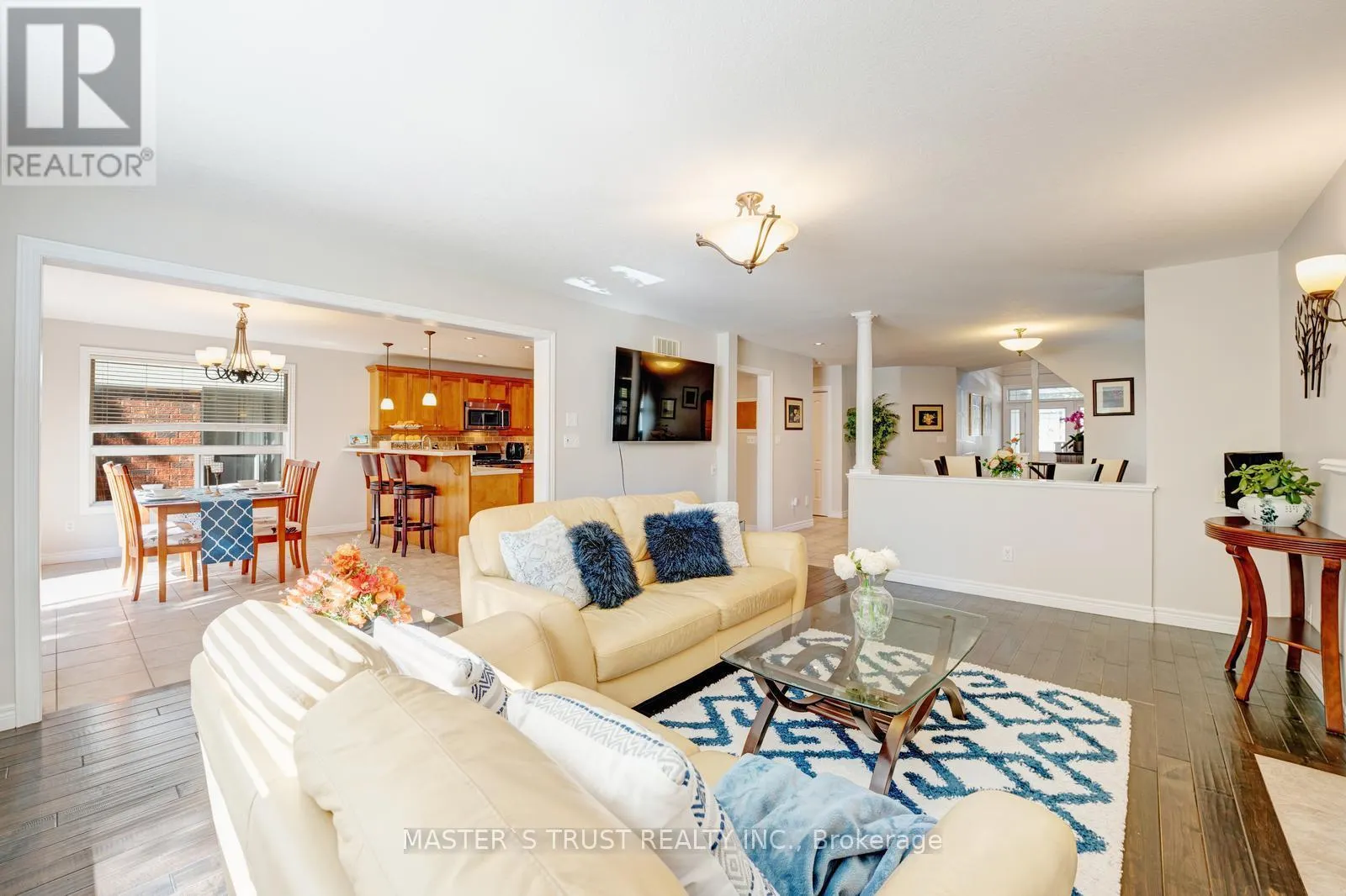 5 HOWDEN CRESCENT