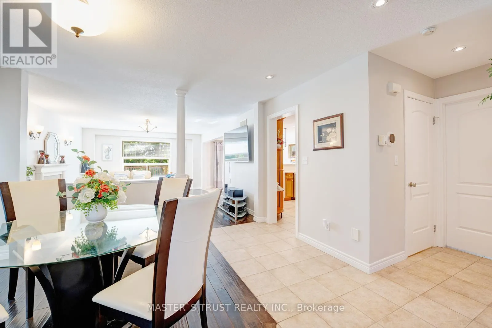 5 HOWDEN CRESCENT