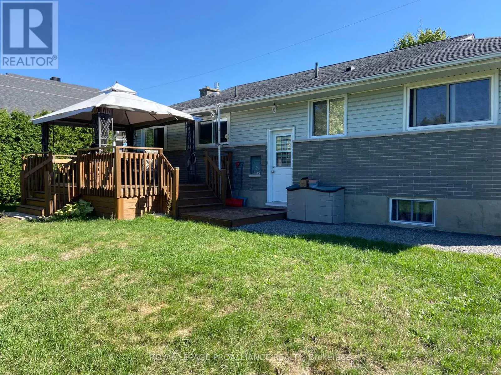 34 HILLCREST DRIVE