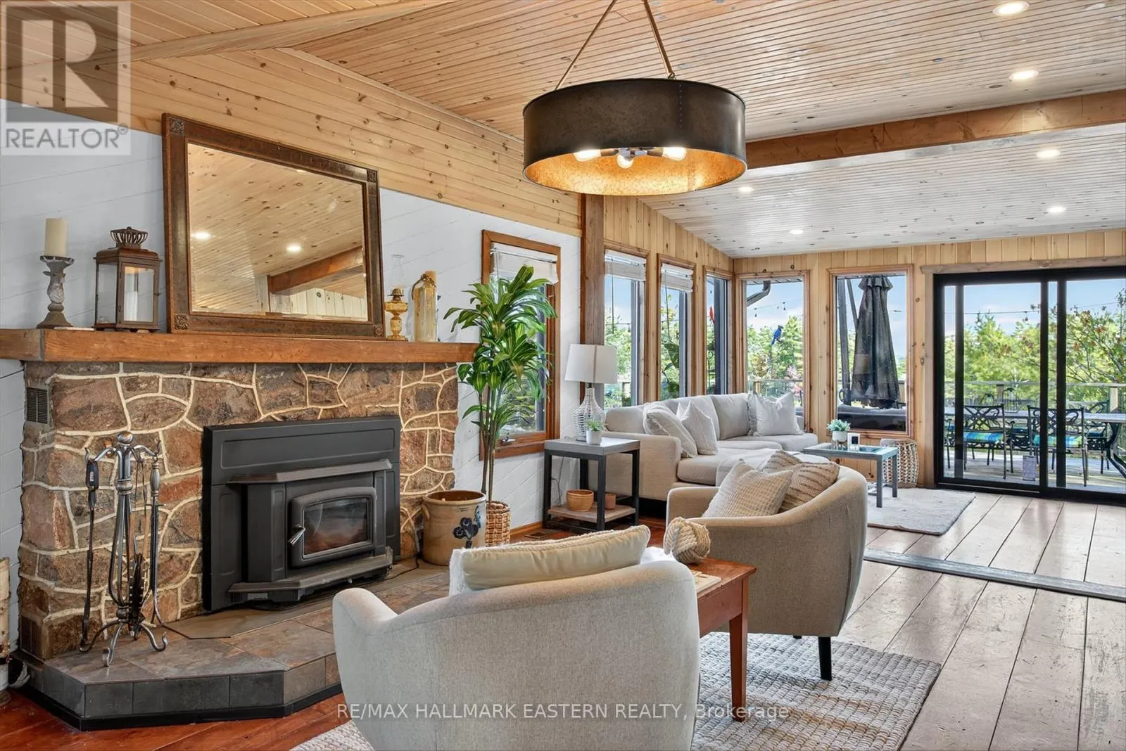 2712 CHANNEL VIEW LANE