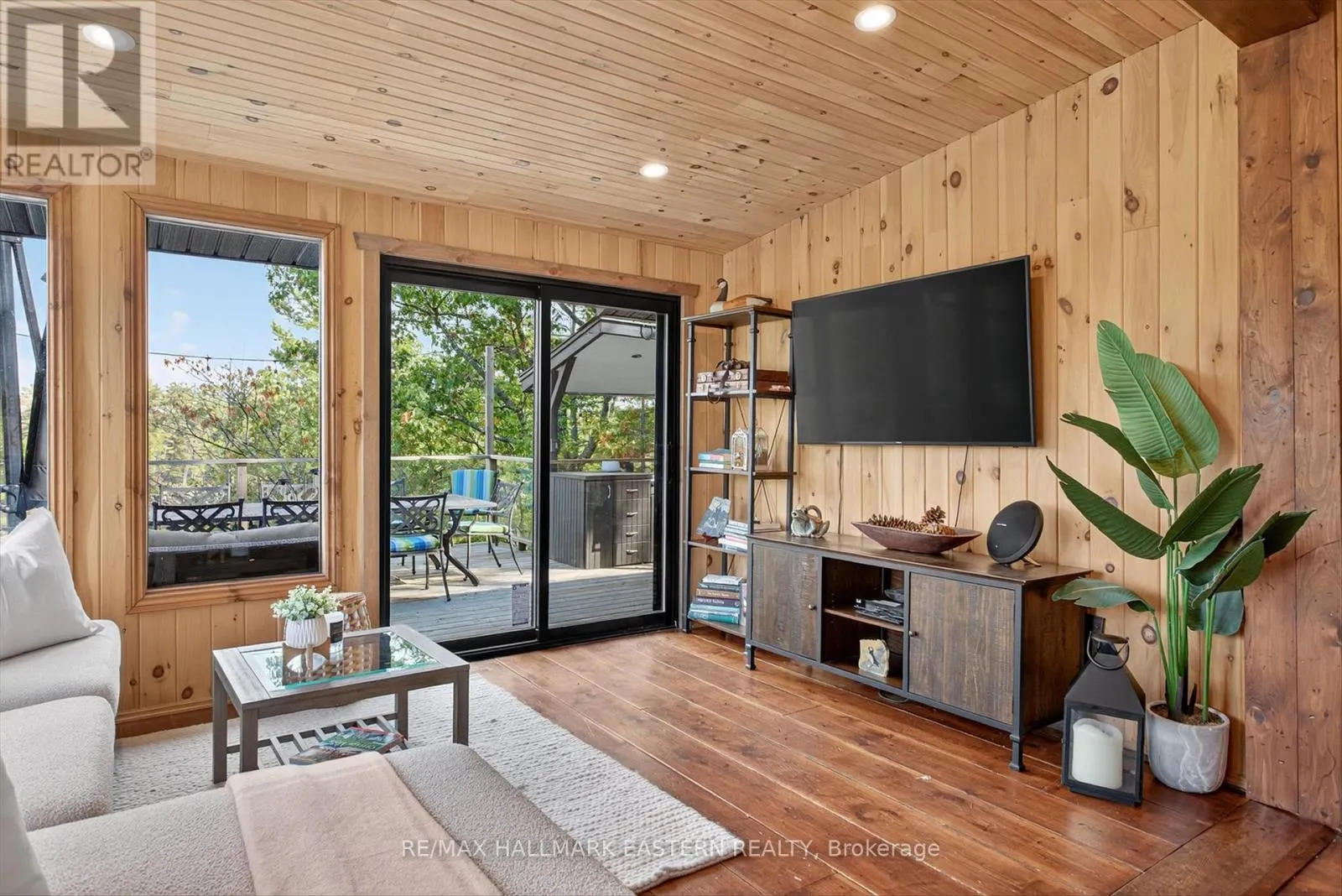 2712 CHANNEL VIEW LANE