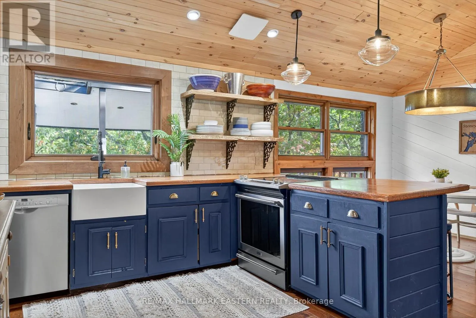 2712 CHANNEL VIEW LANE