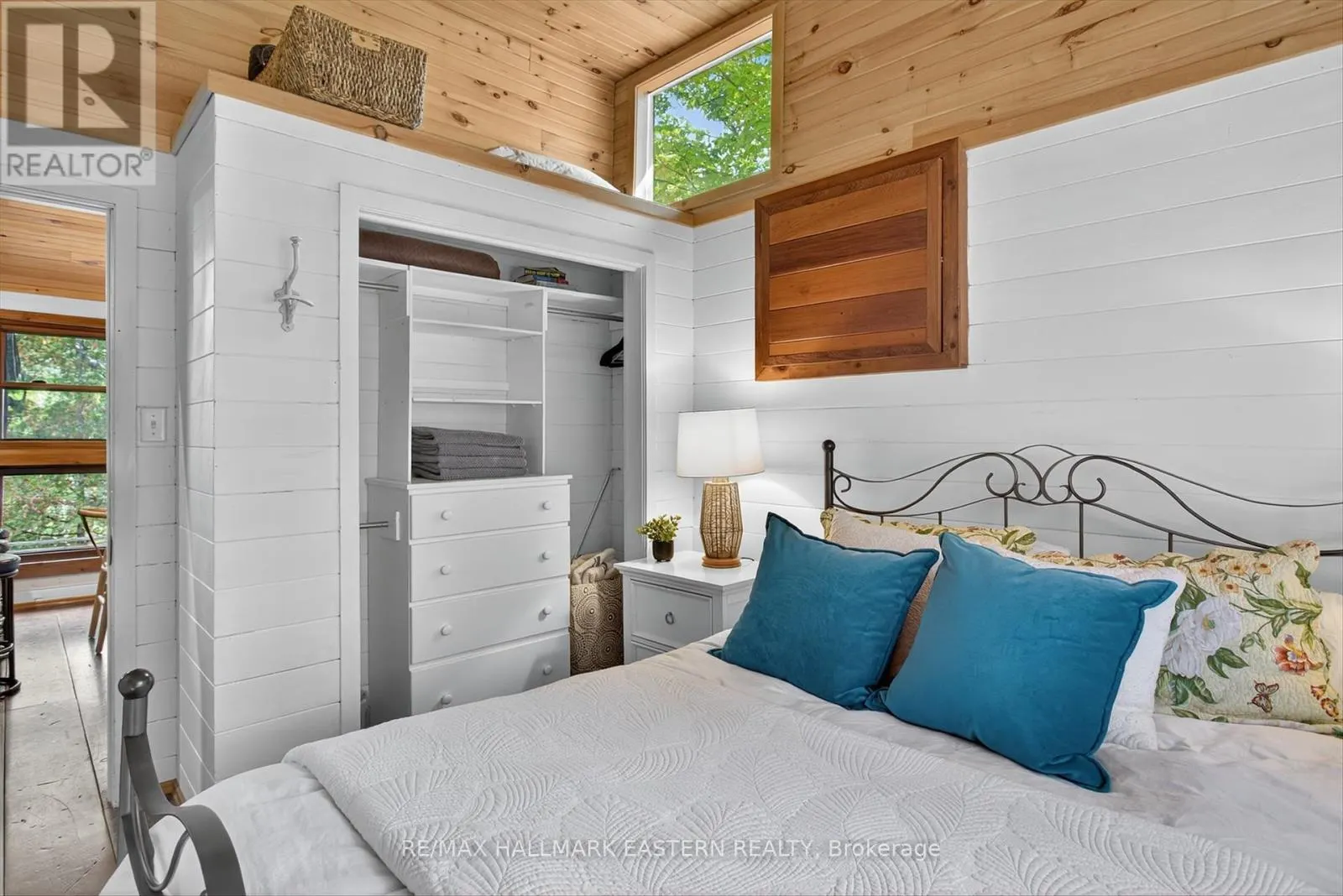 2712 CHANNEL VIEW LANE