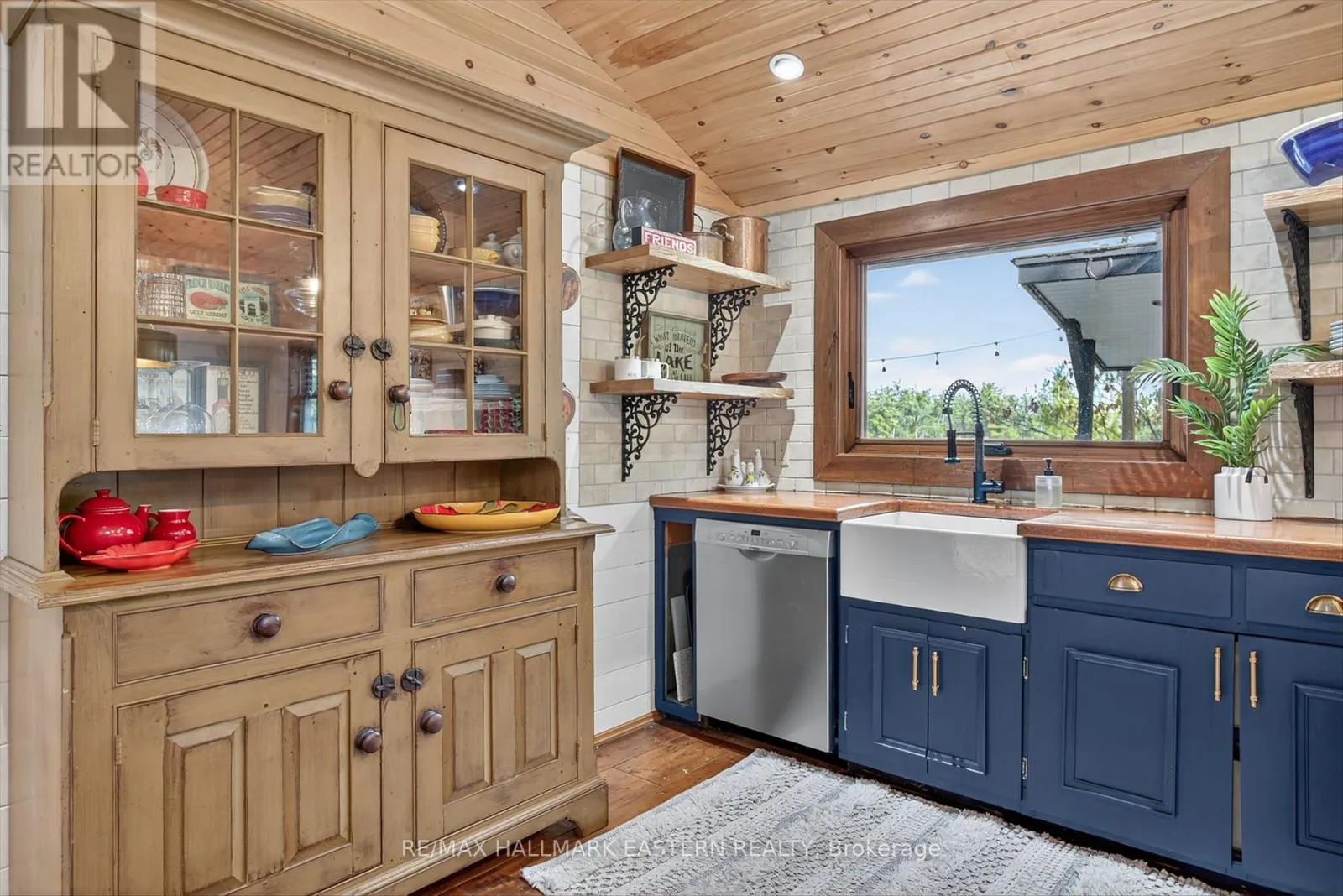 2712 CHANNEL VIEW LANE