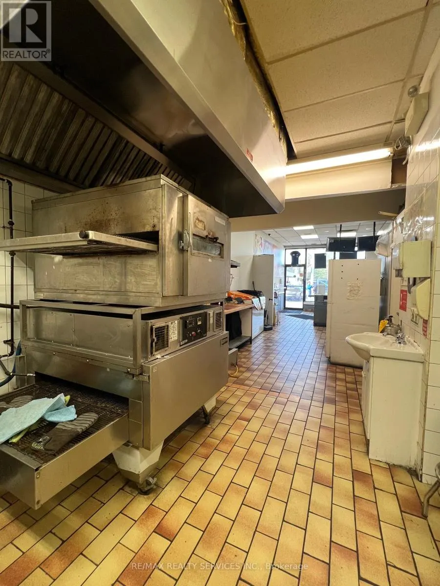 243 WHARNCLIFFE ROAD N