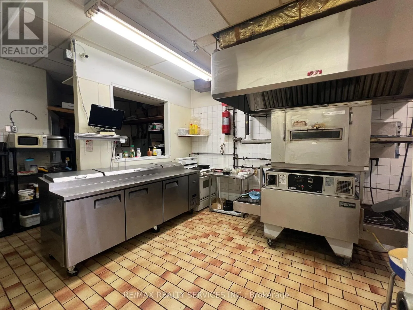 243 WHARNCLIFFE ROAD N