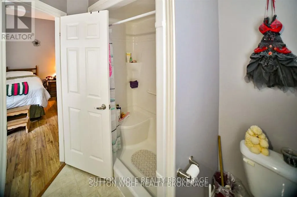 42 - 375 SCOTT STREET E, #42
