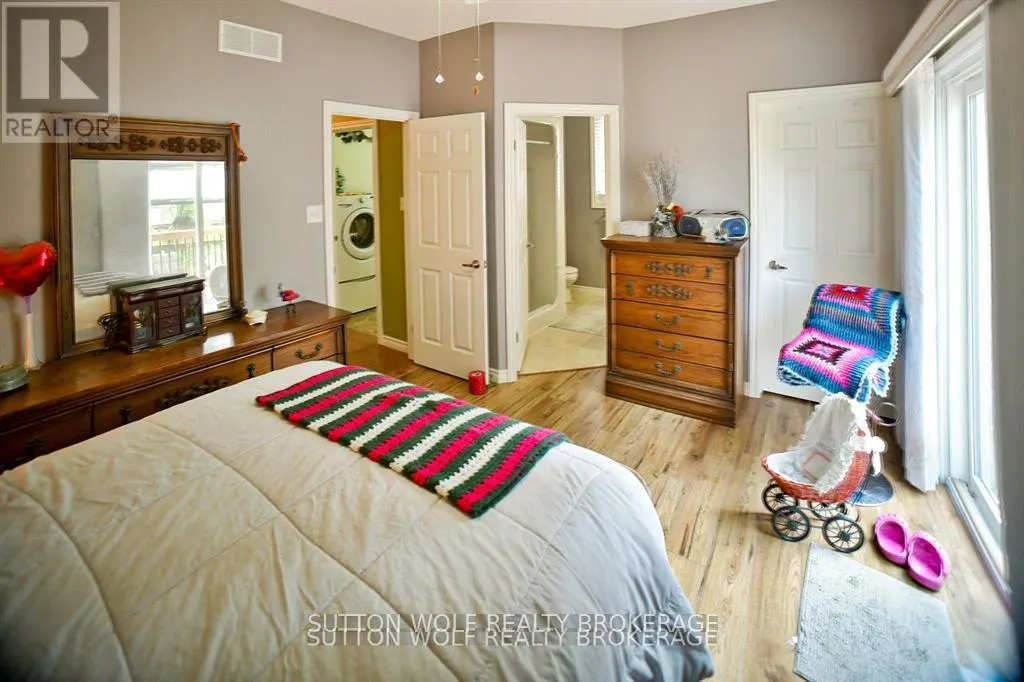 42 - 375 SCOTT STREET E, #42