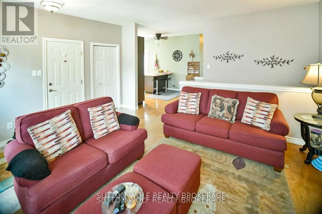 42 - 375 SCOTT STREET E, #42