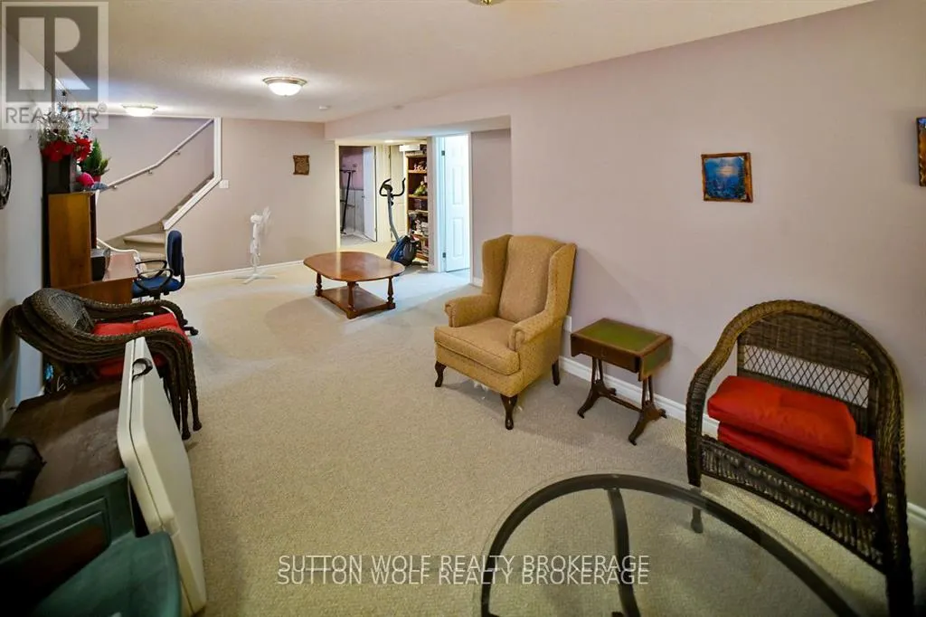 42 - 375 SCOTT STREET E, #42