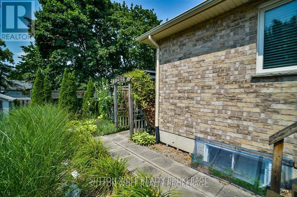 42 - 375 SCOTT STREET E, #42