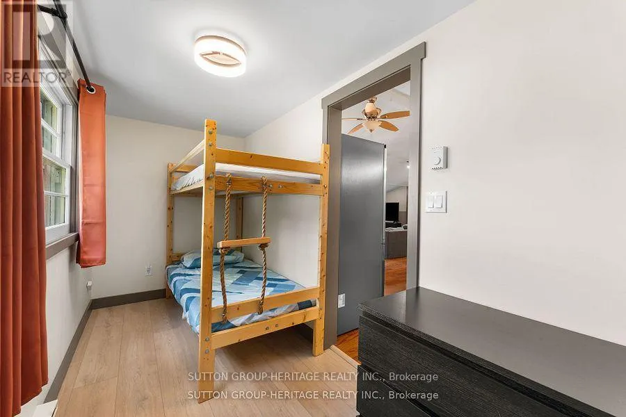 682 NORTH SHORE DRIVE E