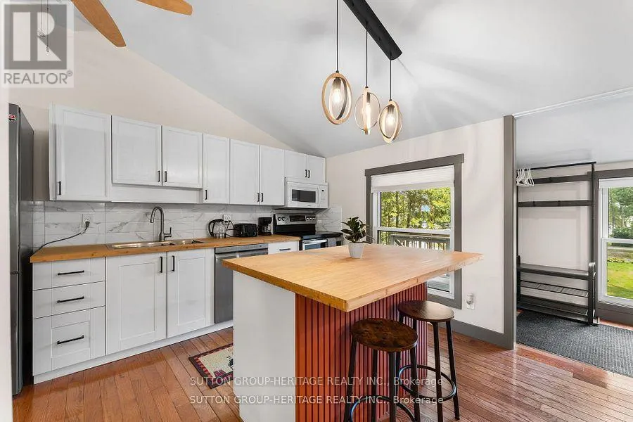 682 NORTH SHORE DRIVE E