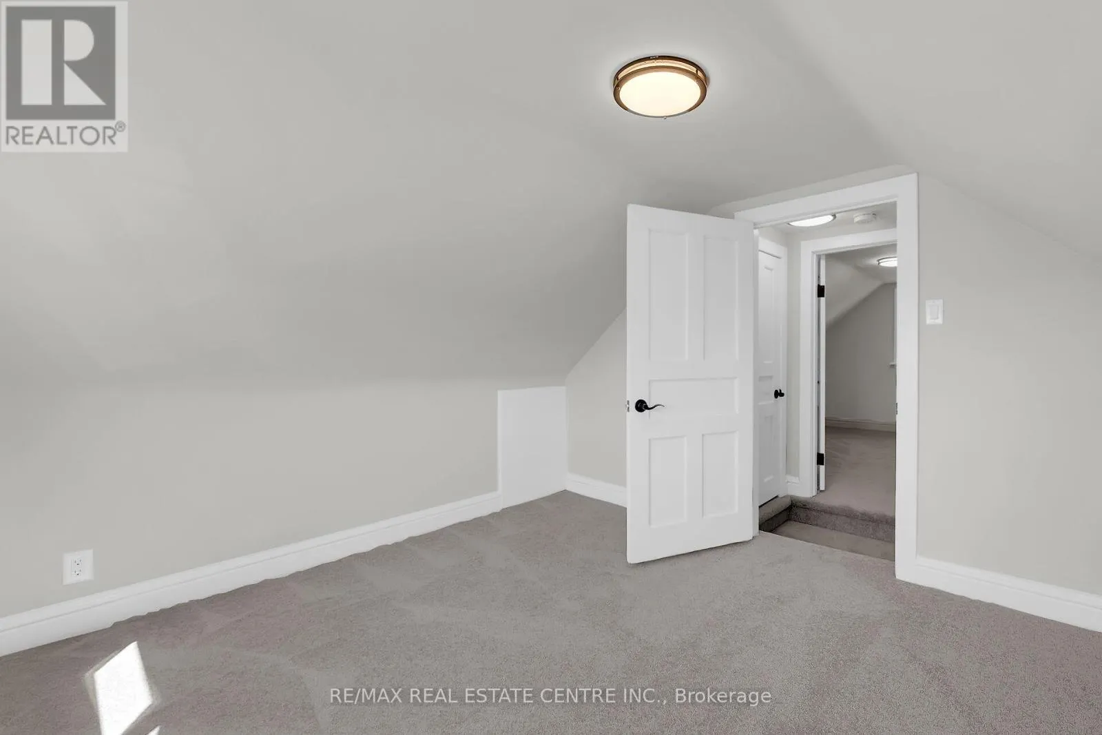 70 ROBINS AVENUE