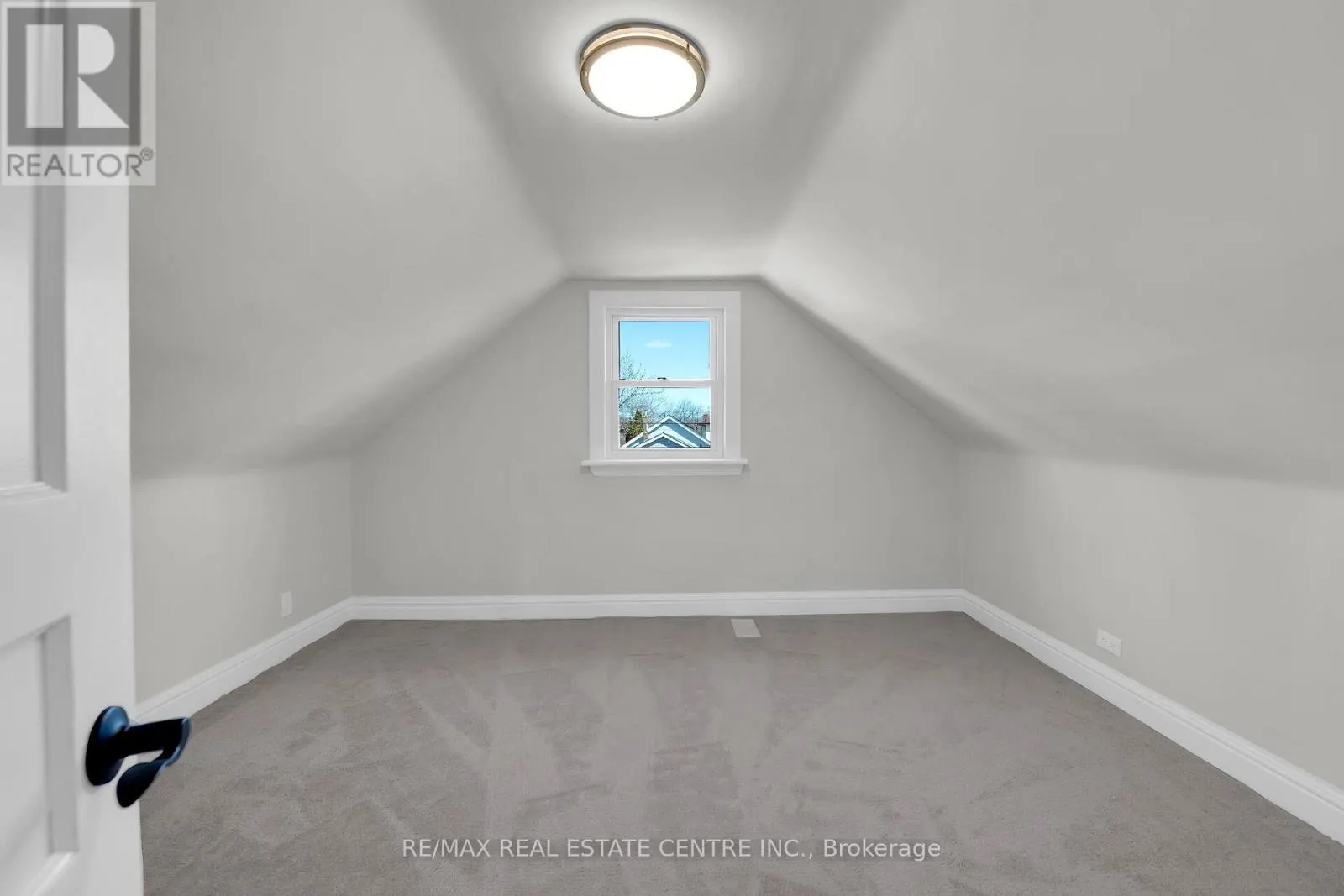 70 ROBINS AVENUE
