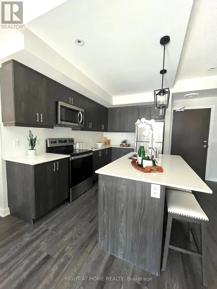 214 - 16 MARKLE CRESCENT