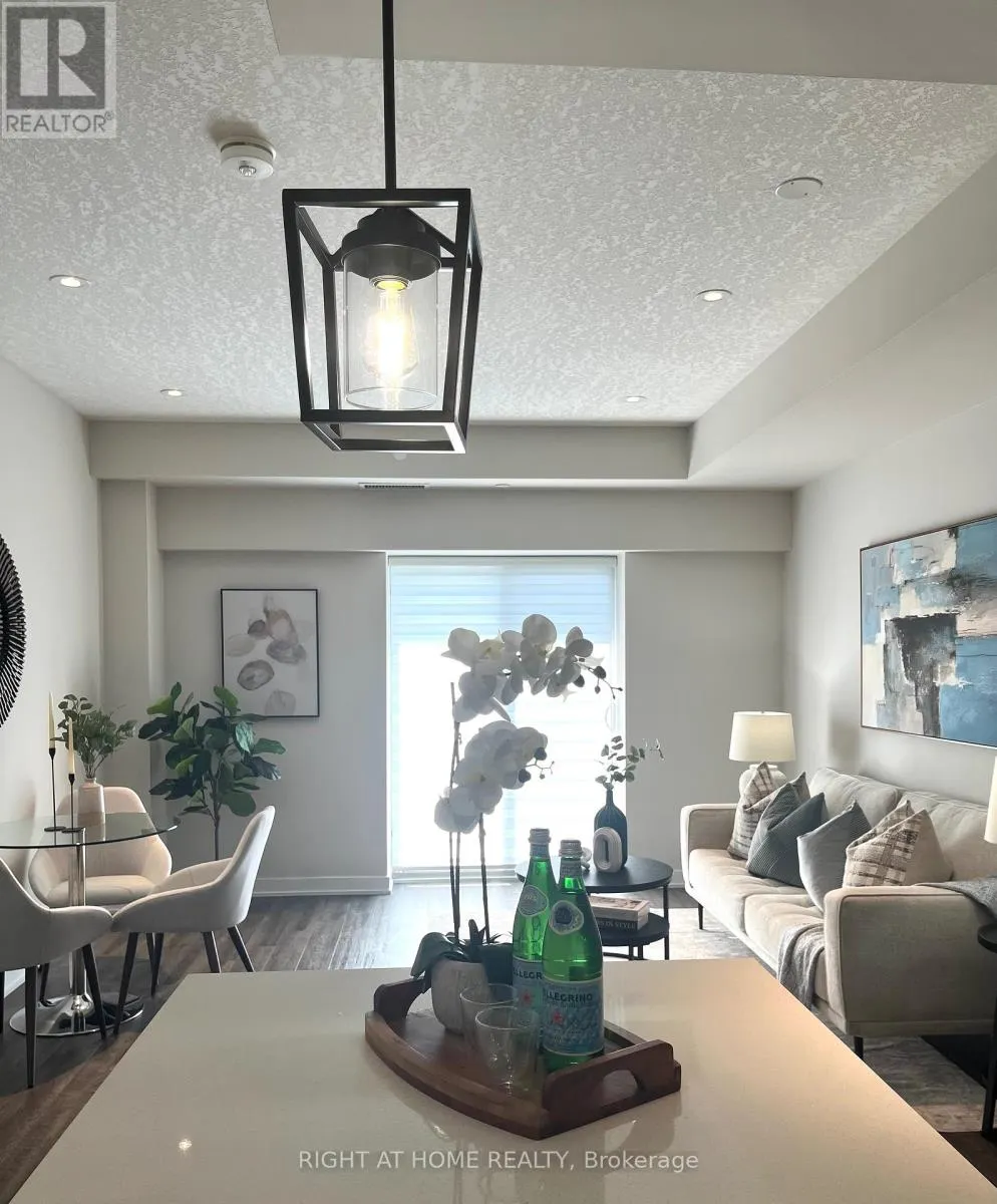 214 - 16 MARKLE CRESCENT