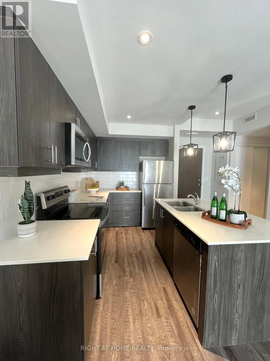 214 - 16 MARKLE CRESCENT