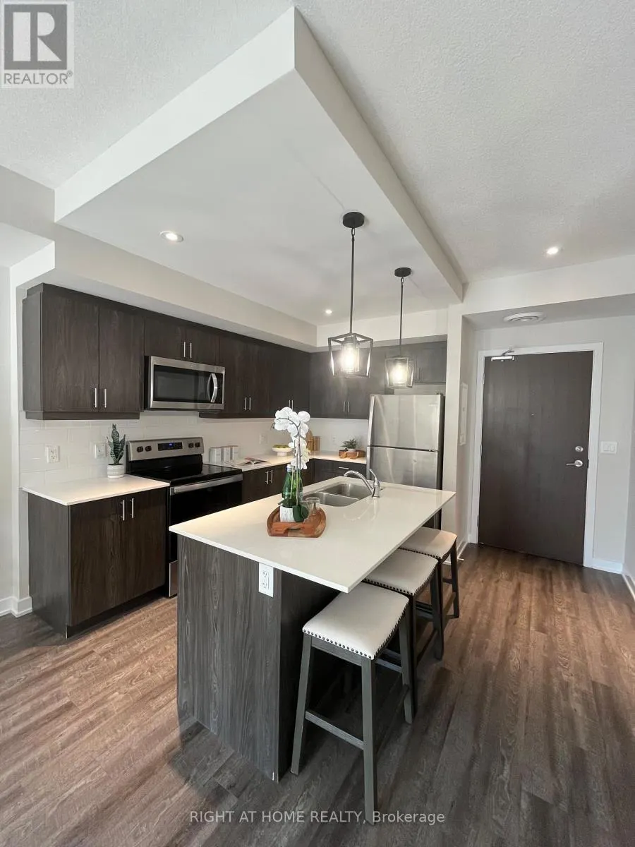 214 - 16 MARKLE CRESCENT