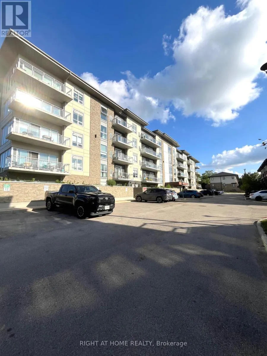214 - 16 MARKLE CRESCENT