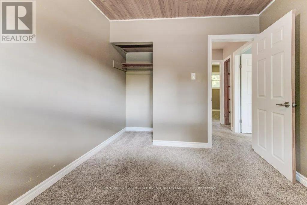 35 VISTA CRESCENT