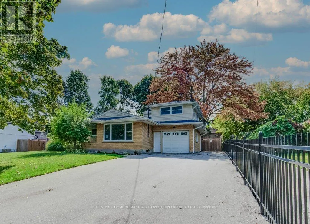 35 VISTA CRESCENT