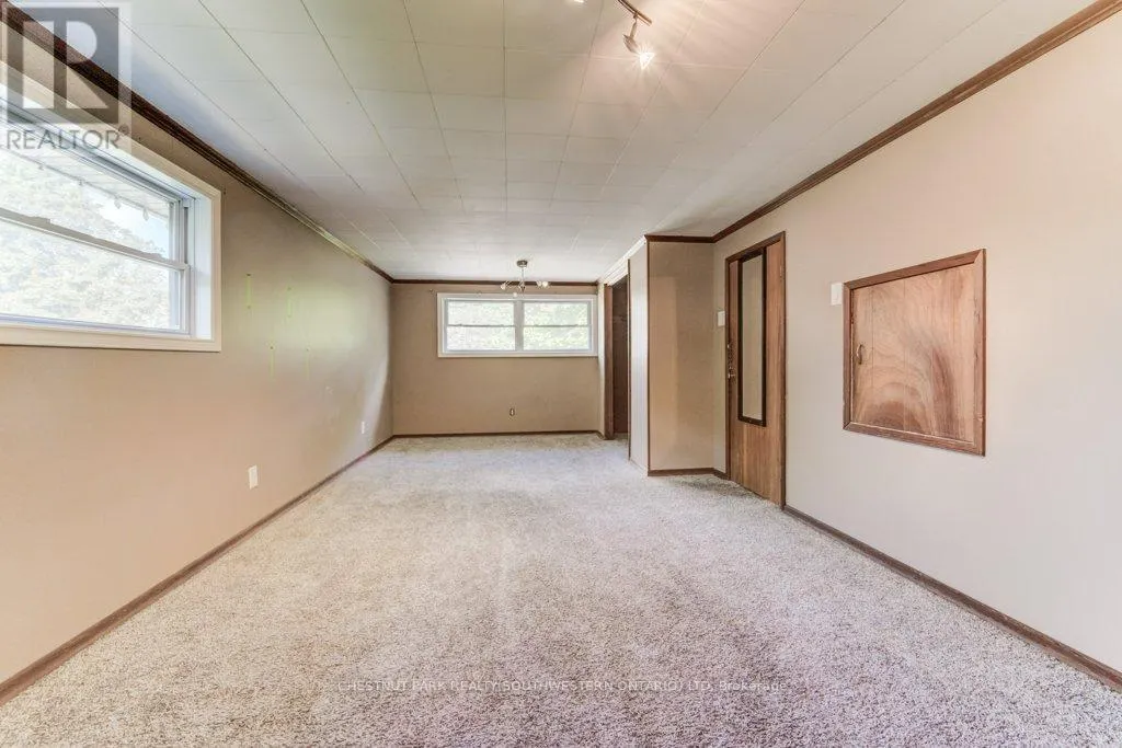 35 VISTA CRESCENT