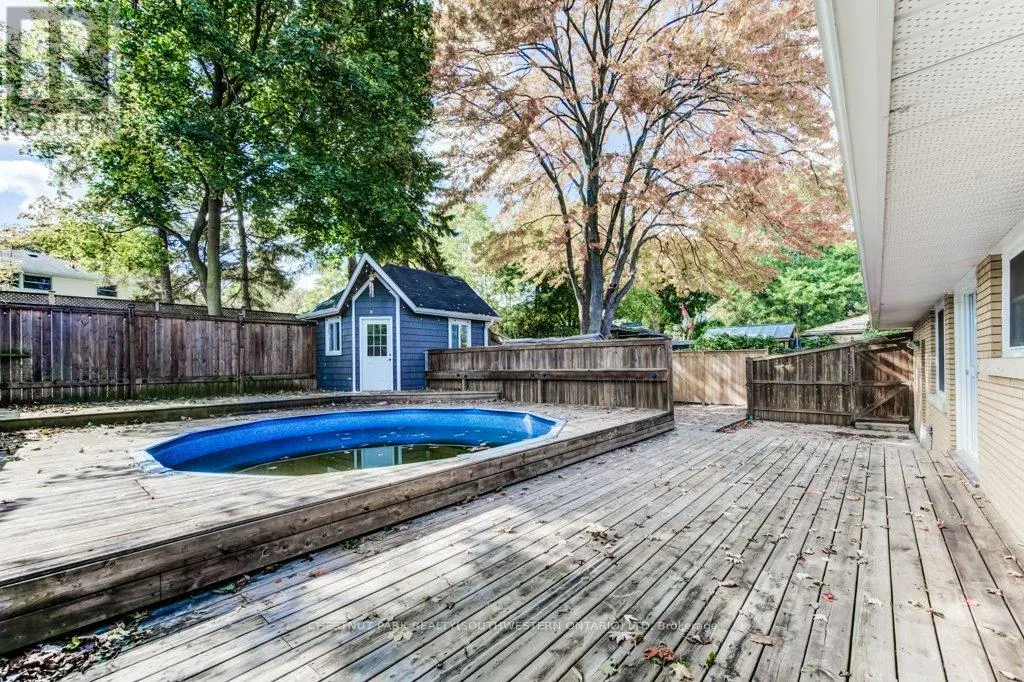 35 VISTA CRESCENT