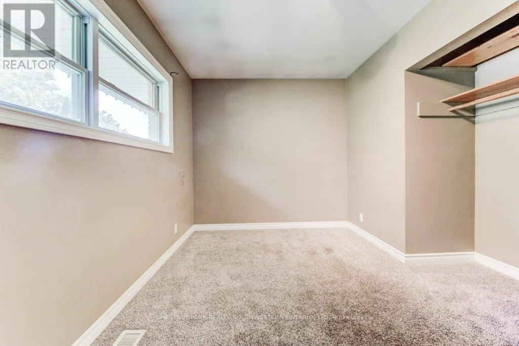 35 VISTA CRESCENT