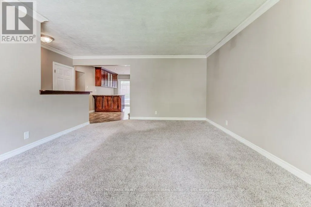 35 VISTA CRESCENT