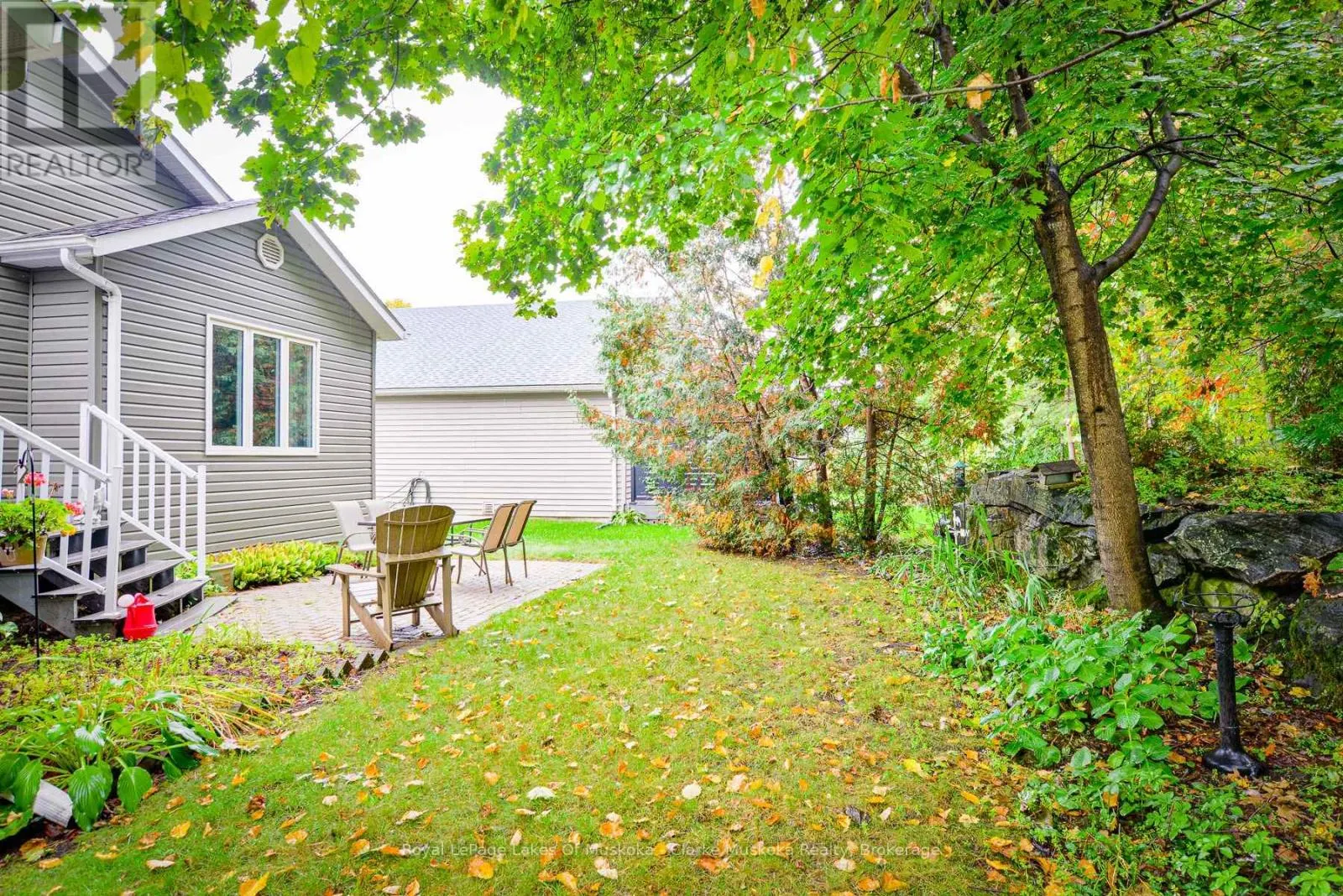 77 HEDGEWOOD LANE