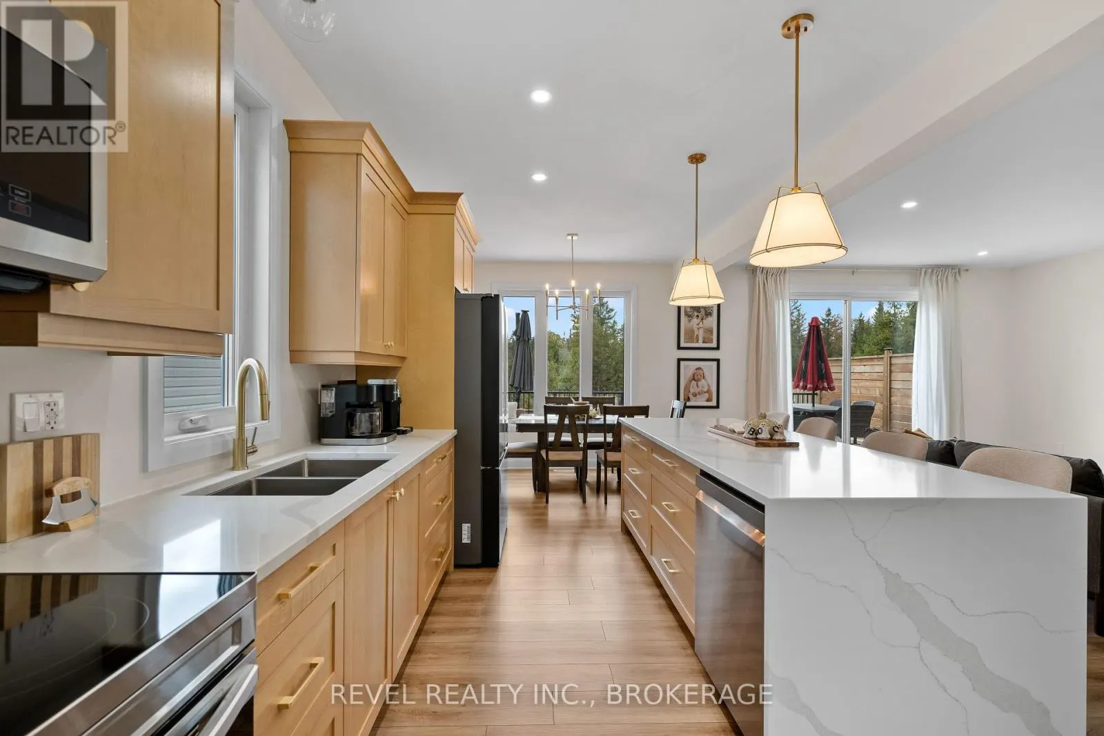 121 CREIGHTON DRIVE