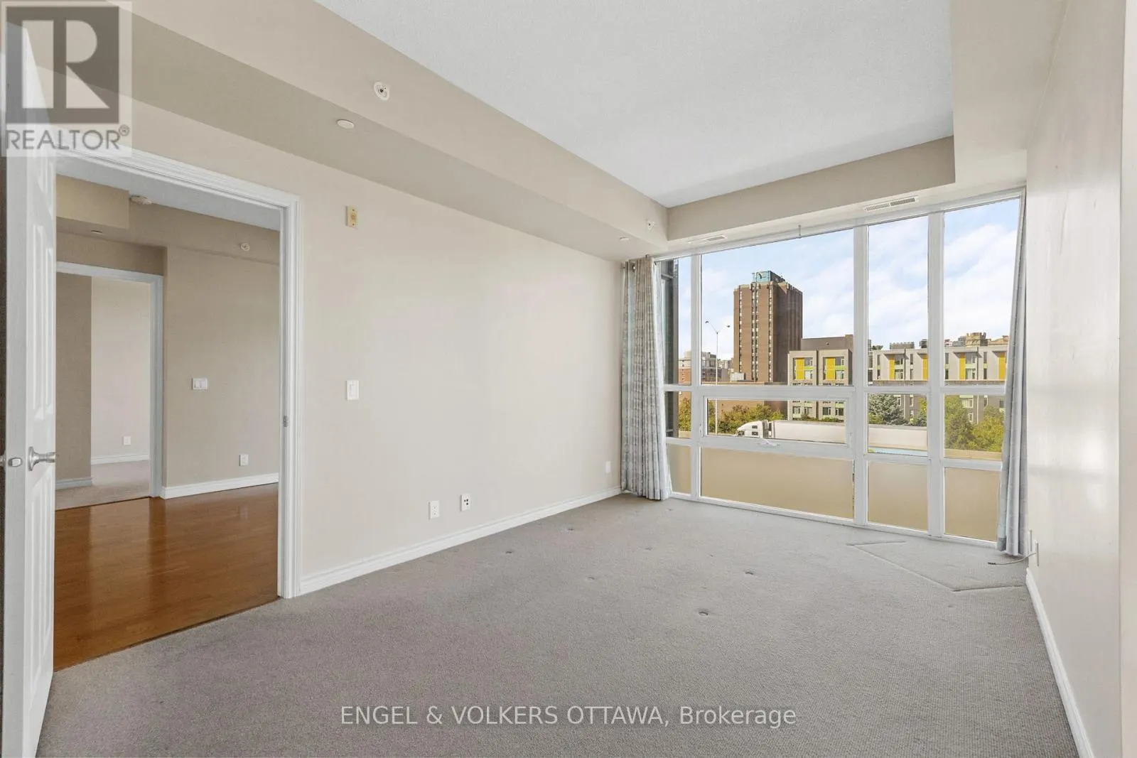 611 - 100 ISABELLA STREET