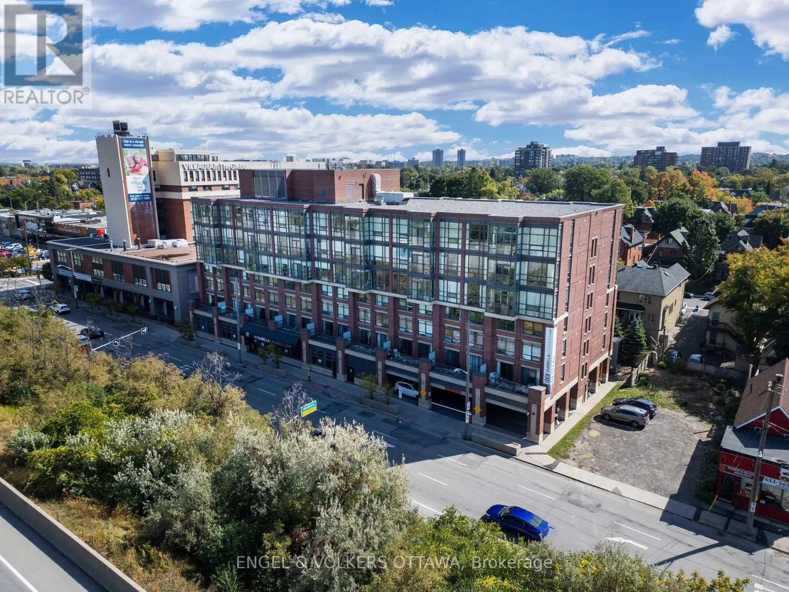 611 - 100 ISABELLA STREET