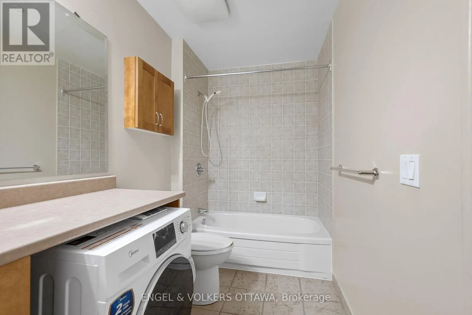 611 - 100 ISABELLA STREET