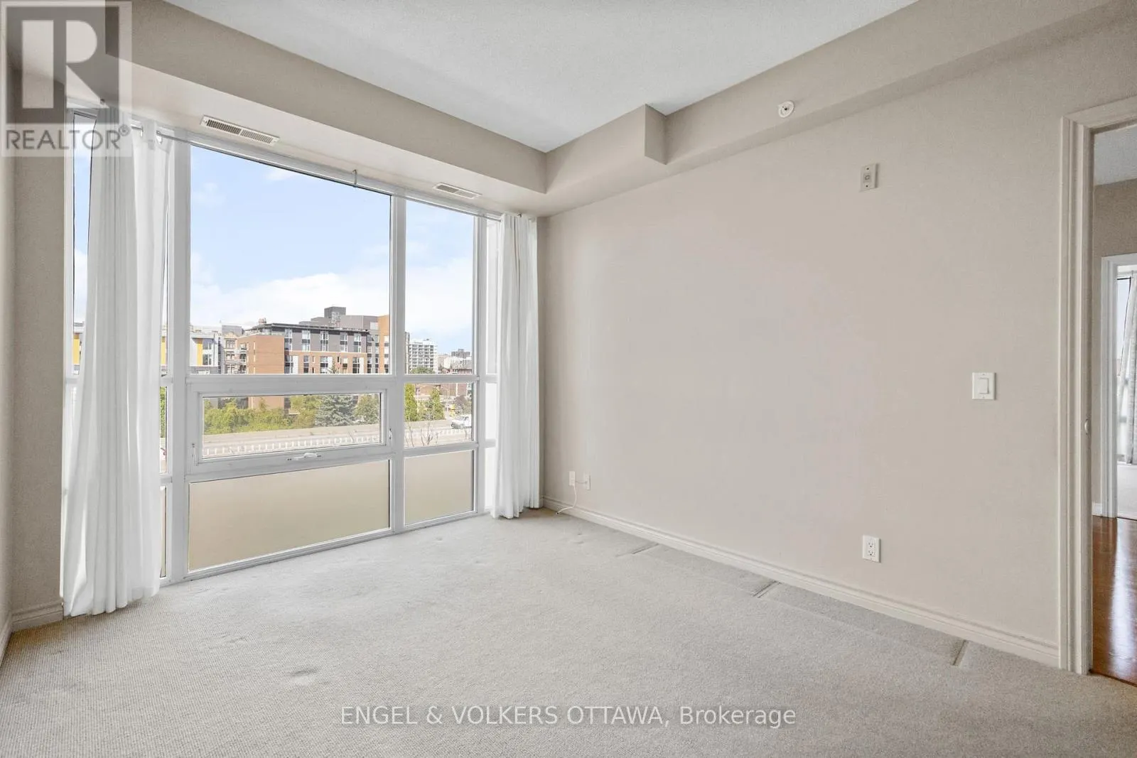 611 - 100 ISABELLA STREET