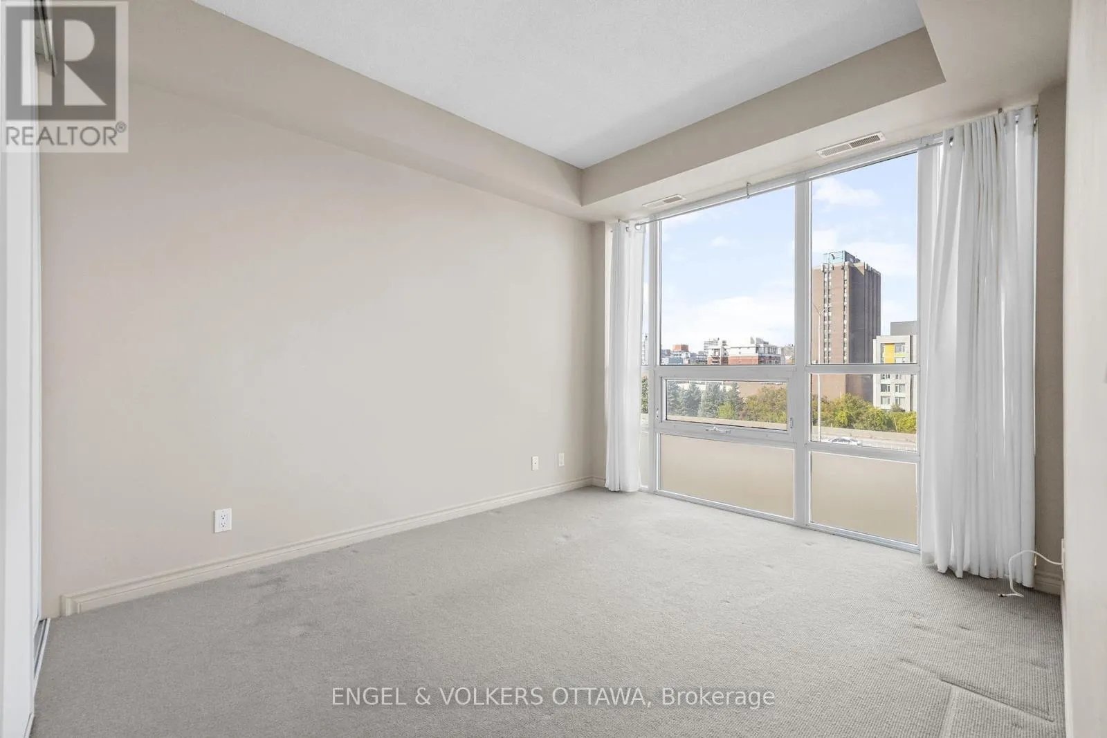611 - 100 ISABELLA STREET