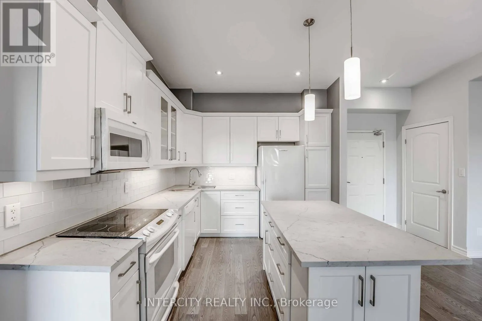 306 - 6928 AILANTHUS AVENUE E