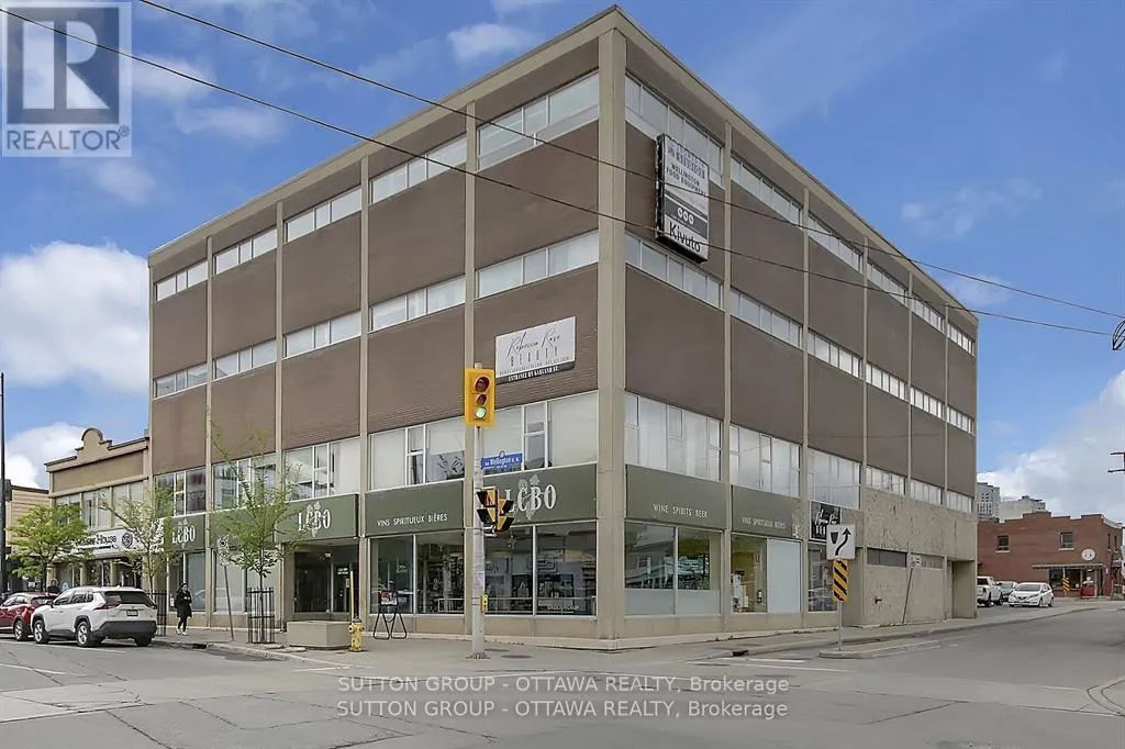 201 - 981 WELLINGTON STREET