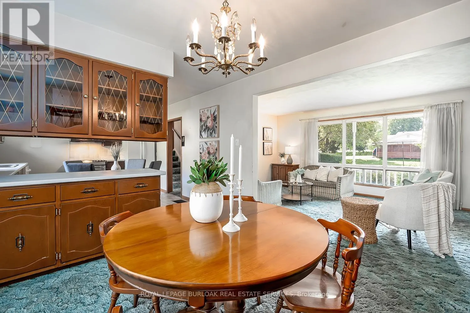 3 WHITE OAKS AVENUE