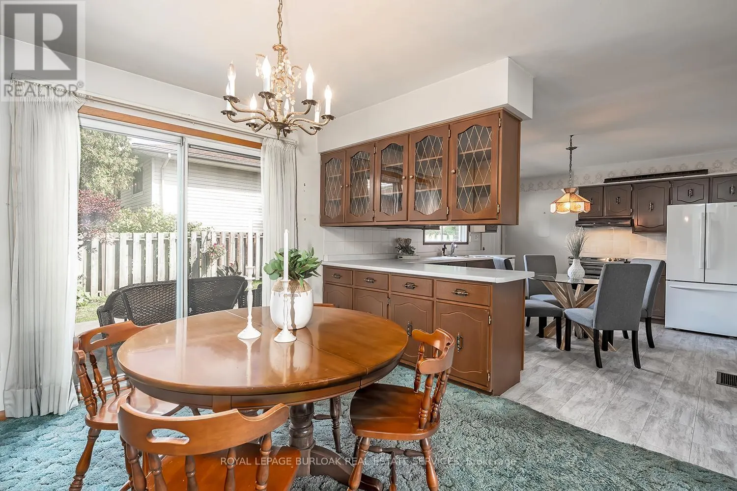 3 WHITE OAKS AVENUE