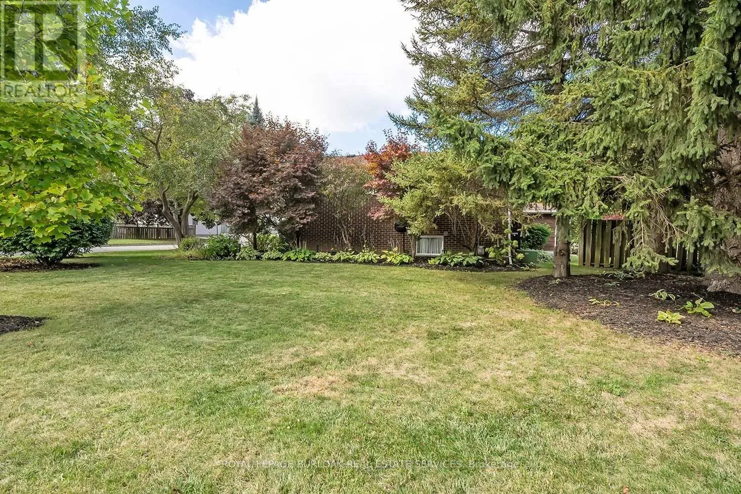 3 WHITE OAKS AVENUE