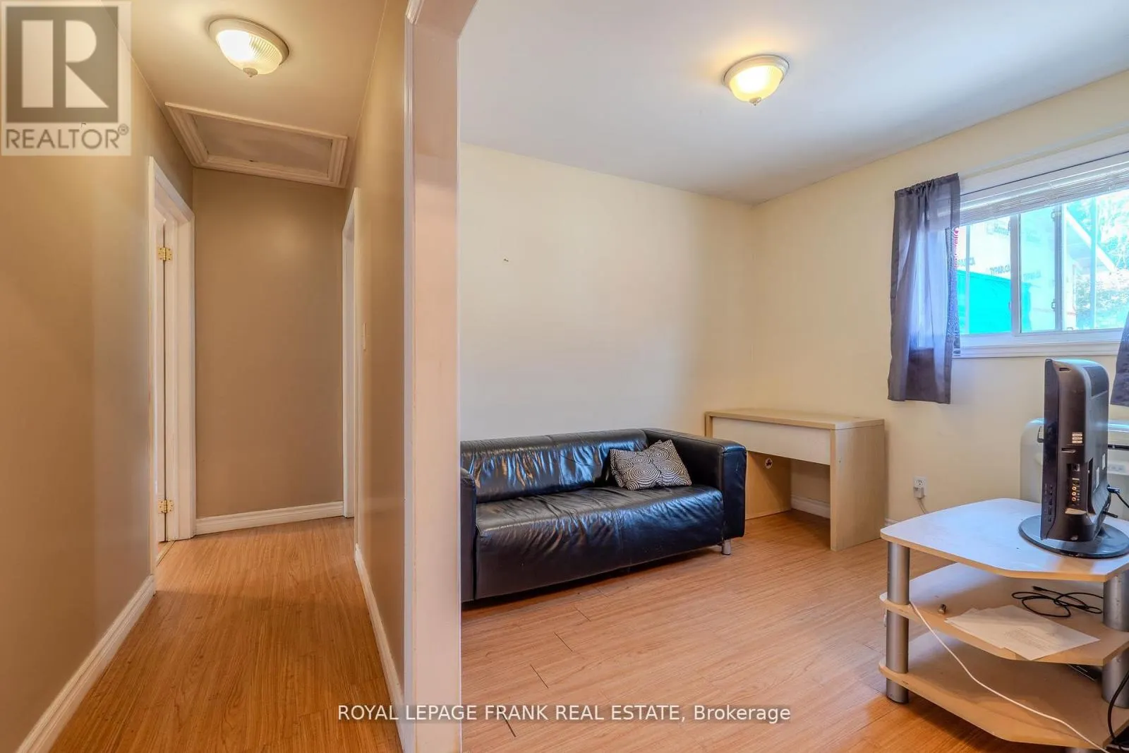 87 DURHAM STREET W